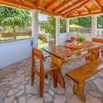 Appartement Beautiful In With Swimming Pool Pula