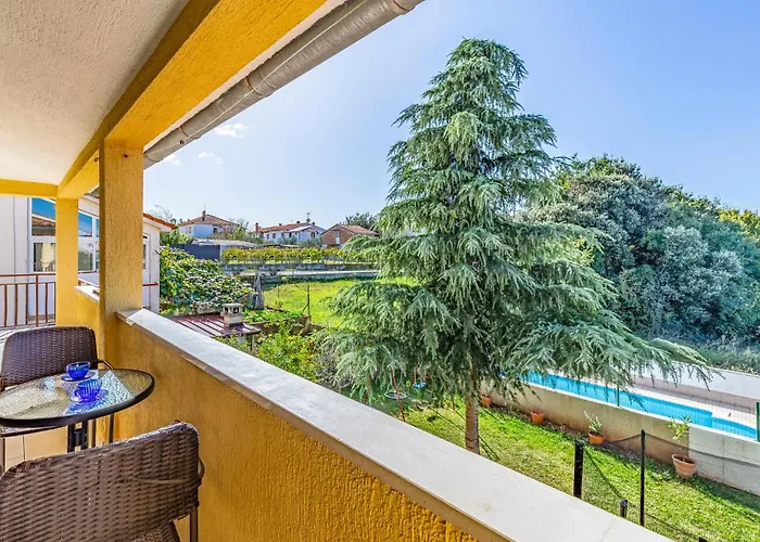 公寓 Gorgeous In With Kitchen