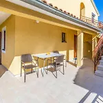 Beautiful Apartment In Pula With Swimming Pool