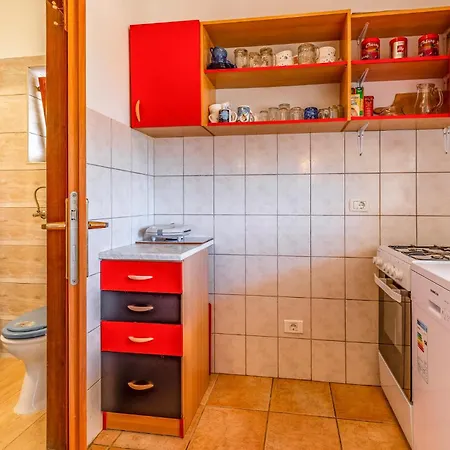 Gorgeous In With Kitchen * Pula