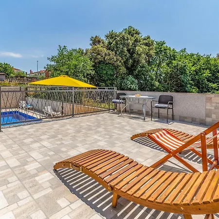 Beautiful Apartment In Pula With Swimming Pool Pula