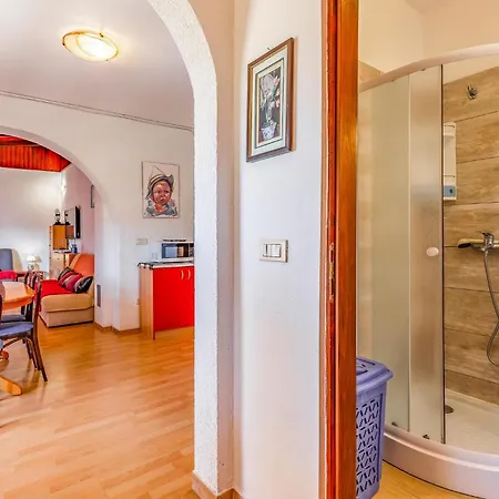 Beautiful Apartment In Pula With Swimming Pool * Pula