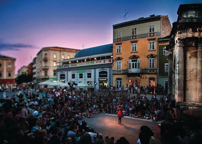 Apartment Gorgeous Apartment In Pula With Kitchen