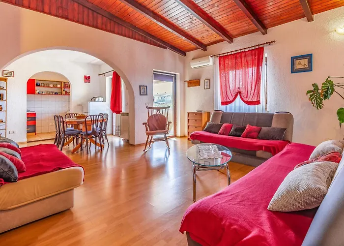 Apartment Gorgeous Apartment In Pula With Kitchen Pula