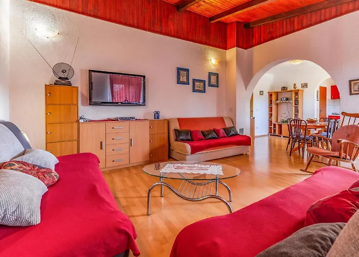 Gorgeous Apartment In Pula With Kitchen Apartment Pula